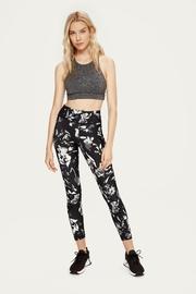  Burst Legging Black