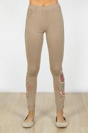  Embroidered Beauty Leggings