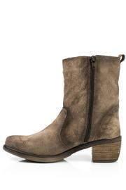  Axa Boot