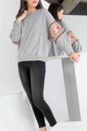  Raglan Sweater With Embroidered Sleeve Detail