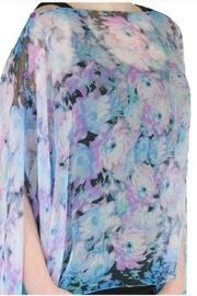  Silky Poncho-bluefloral