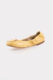  Yellow Star Flats