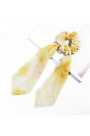  Tie-dyed Scrunchie Scarf