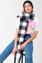 Oversized Check Scarf