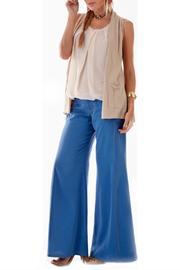  Wide-legged Pants