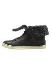  Croft Quilted Sneaker