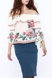  Floral Off-shoulder Blouse