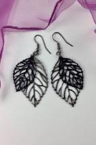  Cut-out Leaf Earrings