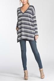  Stripped V-neck Top