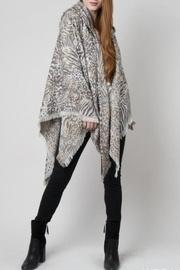  Hooded Wrap Jaquard Print Poncho