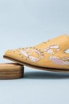  Floral Embroidered Pointed-toe Mule