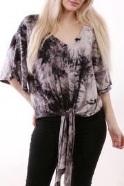  V-neck Knot Top