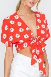  Daisy Tie Top