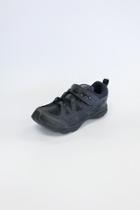  Lightweight Athletic Shoe