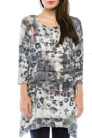  Abstract Ruffle Tunic