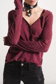 Cold-shoulder Cutout Top