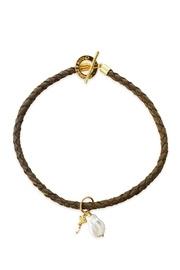  Leona Olive Choker
