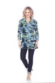  Abstract Button-up Tunic