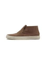  Zoya Sneaker