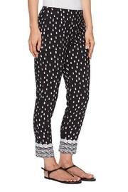  Border Print Pant
