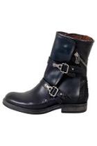  Vega Leather Boot