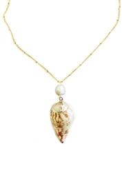  Pearl Conch Necklace