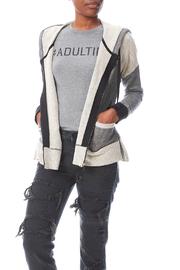 Color Blocked Zipped-up Hoodie
