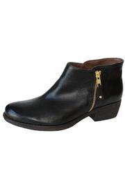  Zippered Ankle Boots