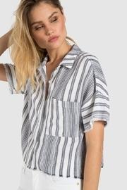  Fray Hem Button-down