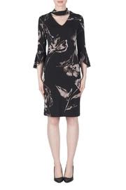  Choker Neckline Dress