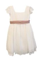  White Ceremonia Dress.