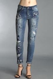  Dove Embroidered Jeans