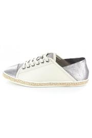  Buddy Sneaker