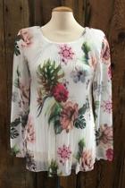  Floral Pleated Top