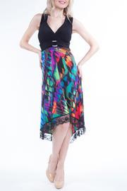  Colorful Open-back Dress