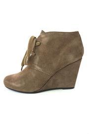  Gardyn Wedge Boot
