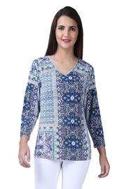 Abstract Swing Top