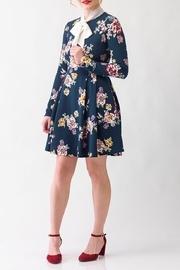  Truth-or-flare Collared Dress