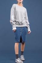  Back-tie Sweatshirt