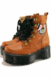  Butterfly Platform Boot