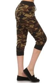  Camouflage Capris