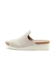  Finela Slide Sandal