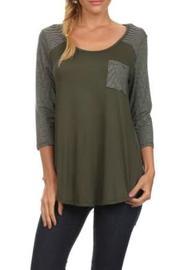  Printed Sleeve Top