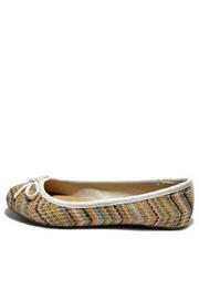  Multi-colored Zig-zag Flat