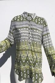 Slim Placket Blouse