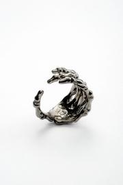  Skeleton Hand Ring
