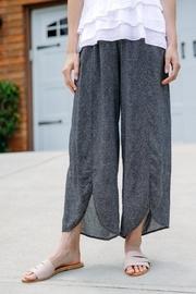  Tulip Hem Cropped Pull On Pant