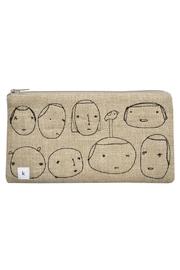  Embroidered People Pouch