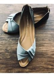  Twist Blue Flat