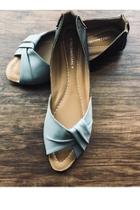  Twist Blue Flat